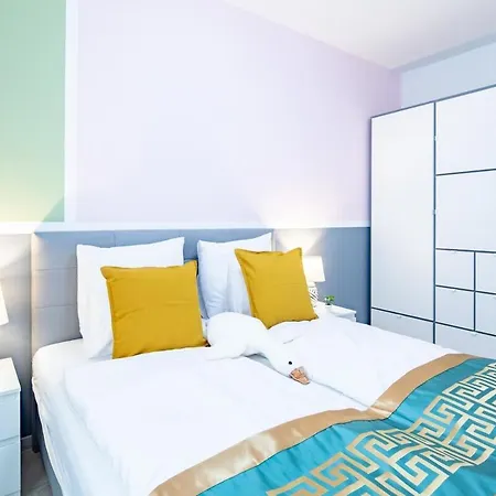 Free Parking - Balcony -central *