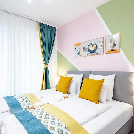 Free Parking - Balcony -central *