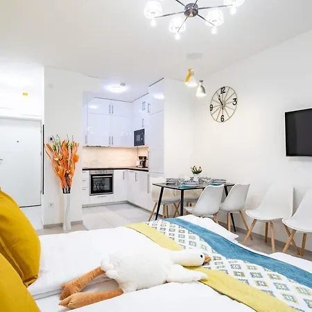 Free Parking - Balcony -central